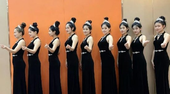 客服组长 李欣怡